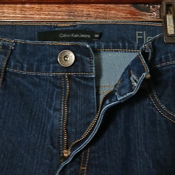 Calvin Klein Jeans Plus Size 18 W Flare Leg Mid Rise Dark Blue Denim Stretch - Picture 6 of 10